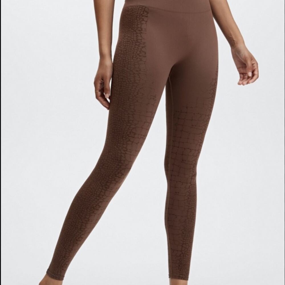 Fabletics High-Waisted Seamless Reptile Leggings Brown Workout Yoga Running P25